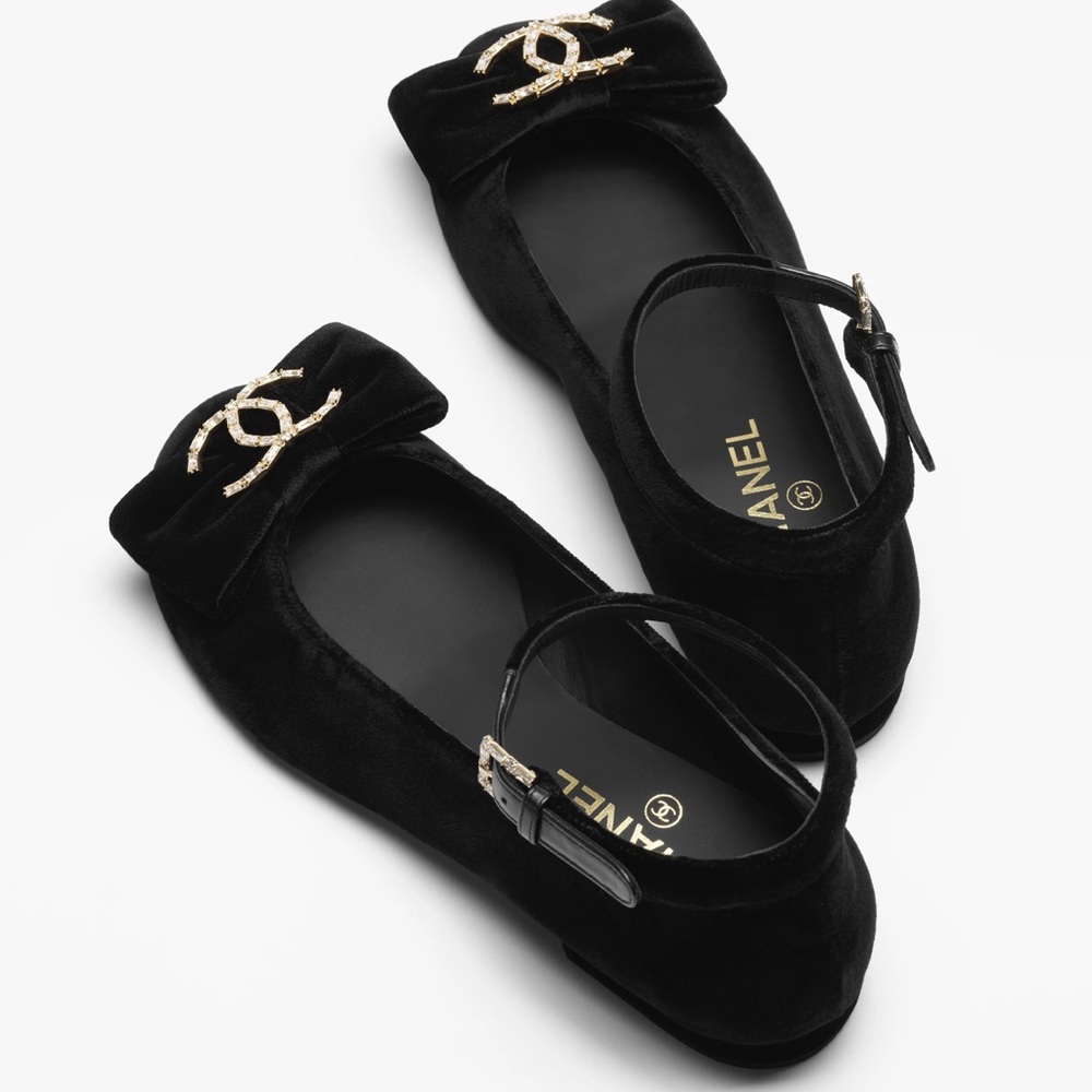 Chanel Velvet MaryJanes - Picture 4 of 6